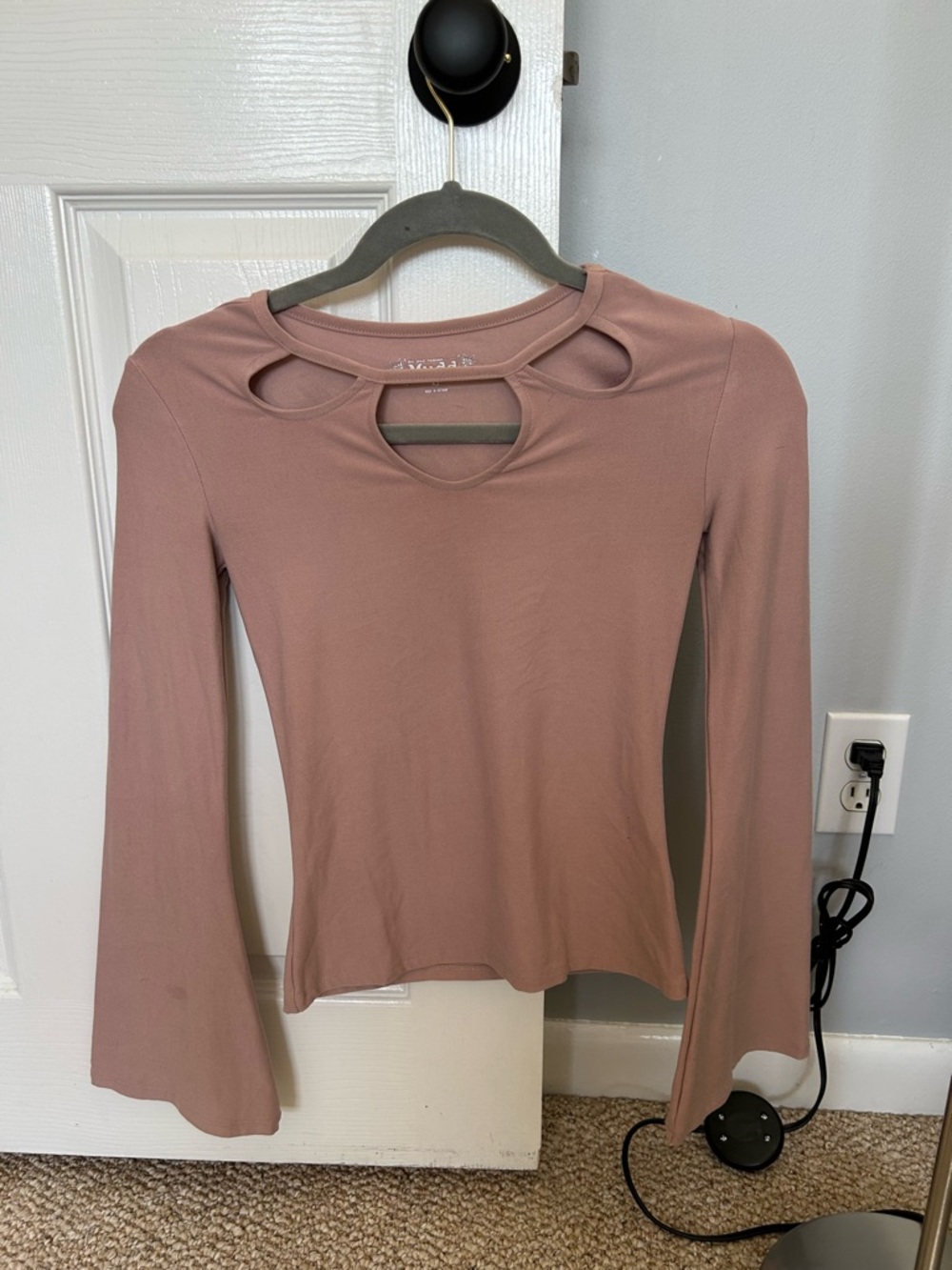 Mudd Mauve Cutout Long-Sleeve Tee